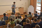 Martin Albrecht spricht zu Studierenden